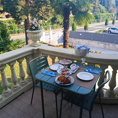 Preziosa Maggiore Oda ve Kahvaltı Lesa